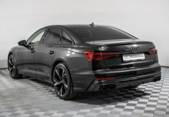Подержанный автомобиль Audi A6 Sedan 2018 года (7 фото)