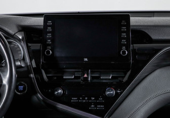 Подержанный автомобиль Toyota Camry Sedan 2021 года (13 фото)