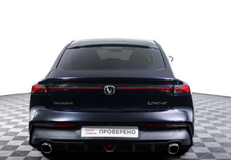 Подержанный автомобиль Changan UNI-V 2024 года (6 фото)