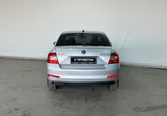 Подержанный автомобиль Skoda Octavia Liftback 2013 года (5 фото)