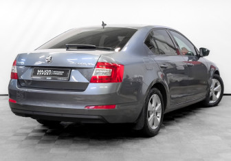 Подержанный автомобиль Skoda Octavia Liftback 2016 года (6 фото)