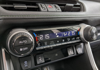 Подержанный автомобиль Toyota RAV4 2024 года (5 фото)