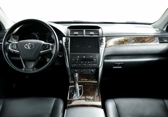 Подержанный автомобиль Toyota Camry Sedan 2017 года (11 фото)