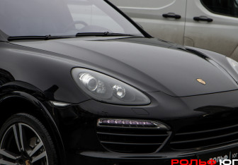 Подержанный автомобиль Porsche Cayenne 2013 года (23 фото)
