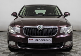 Подержанный автомобиль Skoda Superb Liftback 2012 года (2 фото)