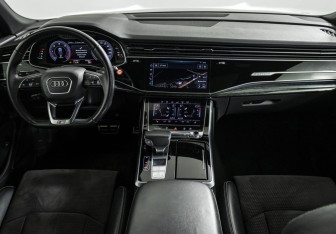 Подержанный автомобиль Audi Q8 2019 года (13 фото)