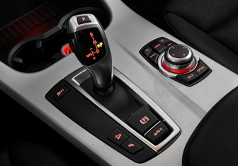 Подержанный автомобиль BMW X3 2011 года (12 фото)