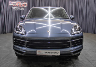 Подержанный автомобиль Porsche Cayenne 2019 года (2 фото)