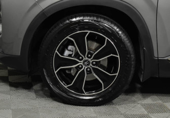 Подержанный автомобиль Hyundai Santa Fe 2020 года (9 фото)