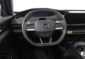 Подержанный автомобиль Changan UNI-V 2024 года (18 фото)
