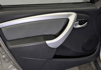 Подержанный автомобиль LADA (ВАЗ) Largus Wagon 2019 года (19 фото)