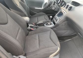 Подержанный автомобиль Peugeot 308 Hatchback 2009 года (9 фото)