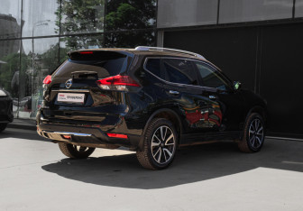 Подержанный автомобиль Nissan X-Trail 2019 года (4 фото)