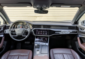 Подержанный автомобиль Audi A6 Sedan 2022 года (14 фото)