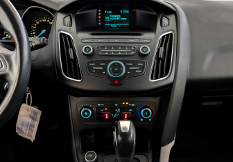 Подержанный автомобиль Ford Focus Hatchback 2018 года (15 фото)