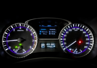 Подержанный автомобиль Infiniti QX60 2017 года (13 фото)