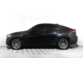 Подержанный автомобиль BMW X6 2015 года (8 фото)