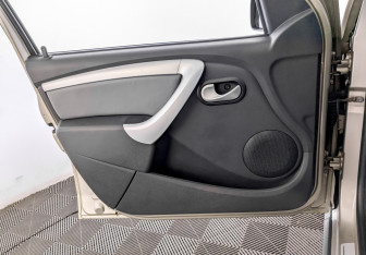 Подержанный автомобиль LADA (ВАЗ) Largus Wagon 2021 года (19 фото)