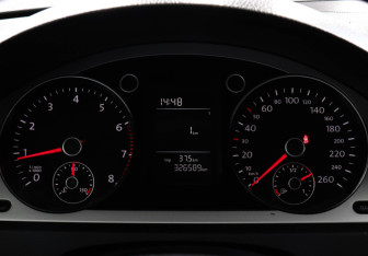 Подержанный автомобиль Volkswagen Passat Sedan 2010 года (11 фото)