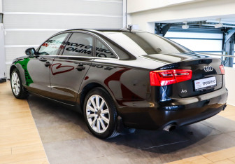 Подержанный автомобиль Audi A6 Sedan 2012 года (6 фото)