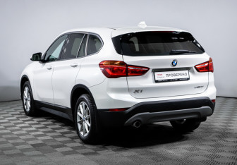 Подержанный автомобиль BMW X1 2018 года (7 фото)