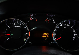 Подержанный автомобиль Peugeot 3008 2012 года (16 фото)