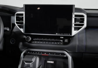 Подержанный автомобиль Toyota Sequoia 2023 года (13 фото)