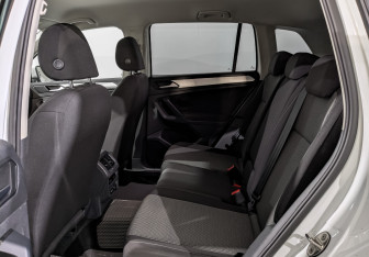 Подержанный автомобиль Volkswagen Tiguan 2021 года (18 фото)