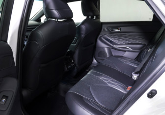 Подержанный автомобиль Toyota Avalon 2022 года (12 фото)