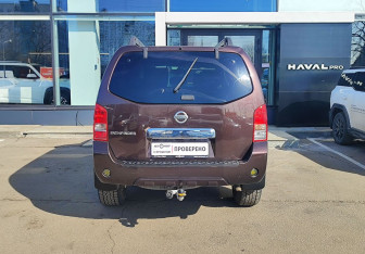 Подержанный автомобиль Nissan Pathfinder 2012 года (6 фото)