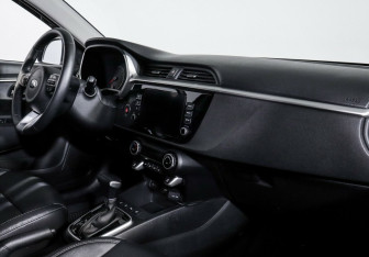 Подержанный автомобиль Kia Rio Hatchback 2021 года (6 фото)