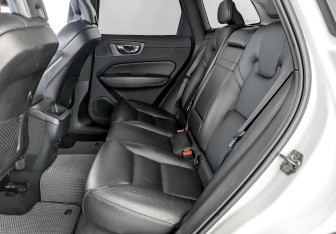Подержанный автомобиль Volvo XC60 2020 года (12 фото)