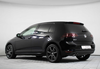 Подержанный автомобиль Volkswagen Golf Hatchback 2014 года (7 фото)
