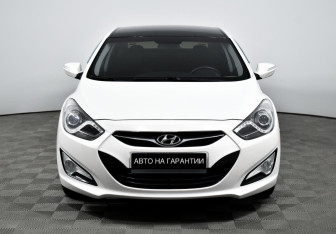 Подержанный автомобиль Hyundai i40 Sedan 2013 года (2 фото)
