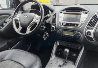 Подержанный автомобиль Hyundai ix35 2013 года (10 фото)