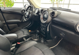 Подержанный автомобиль MINI Countryman 2011 года (10 фото)