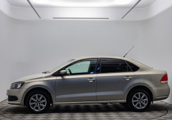 Подержанный автомобиль Volkswagen Polo Sedan 2013 года (8 фото)