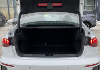 Подержанный автомобиль Audi A3 Sedan 2021 года (10 фото)