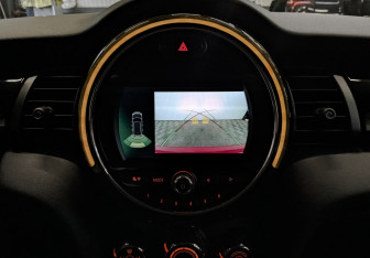 Подержанный автомобиль MINI Hatch 2019 года (24 фото)