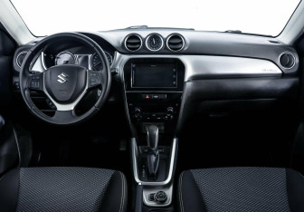 Подержанный автомобиль Suzuki Vitara 2017 года (8 фото)