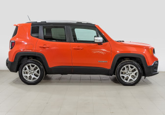 Подержанный автомобиль Jeep Renegade 2016 года (4 фото)