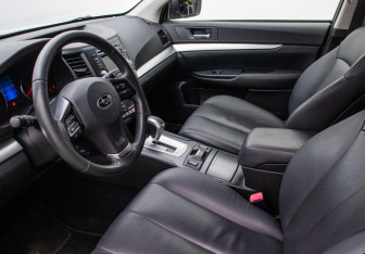 Подержанный автомобиль Subaru Outback Wagon 2012 года (10 фото)