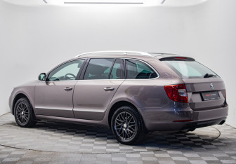 Подержанный автомобиль Skoda Superb Wagon 2014 года (3 фото)