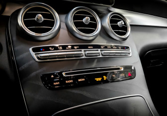 Подержанный автомобиль Mercedes-Benz GLC Coupe 2017 года (24 фото)