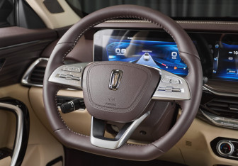 Новый FAW Bestune T77 2023 (15 фото)