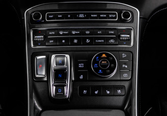 Подержанный автомобиль Hyundai Santa Fe 2021 года (23 фото)
