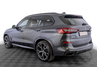 Подержанный автомобиль BMW X5 2022 года (7 фото)