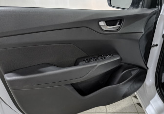 Подержанный автомобиль Hyundai Solaris Sedan 2022 года (19 фото)