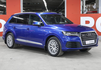 Подержанный автомобиль Audi Q7 2016 года (3 фото)