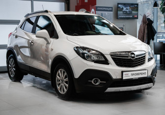 Подержанный автомобиль Opel Mokka 2014 года (3 фото)